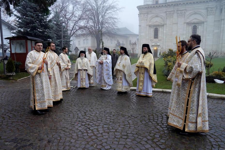 „Să fim uniți în lucrarea cea bună”, este îndemnul PS Nichifor Botoșăneanul pentru ieșeni și pentru părinții de la Mănăstirea Golia / Foto: Flavius Popa